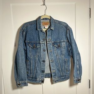Vintage women’s Levi’s jean jacket